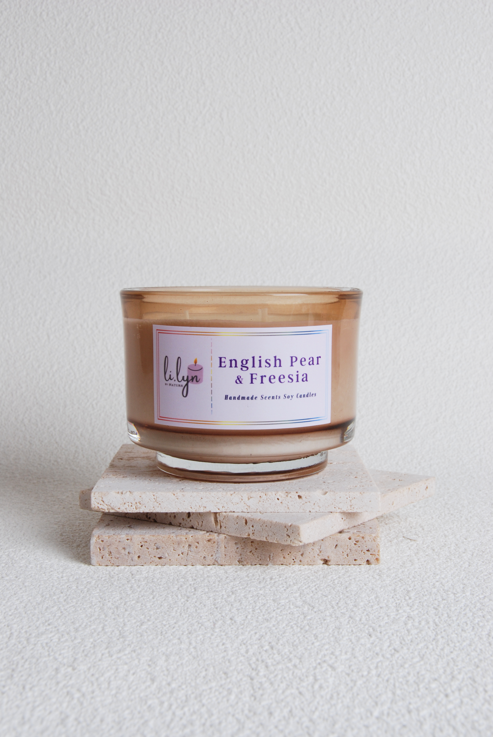 English Pear & Freesia Candle - Naturh
