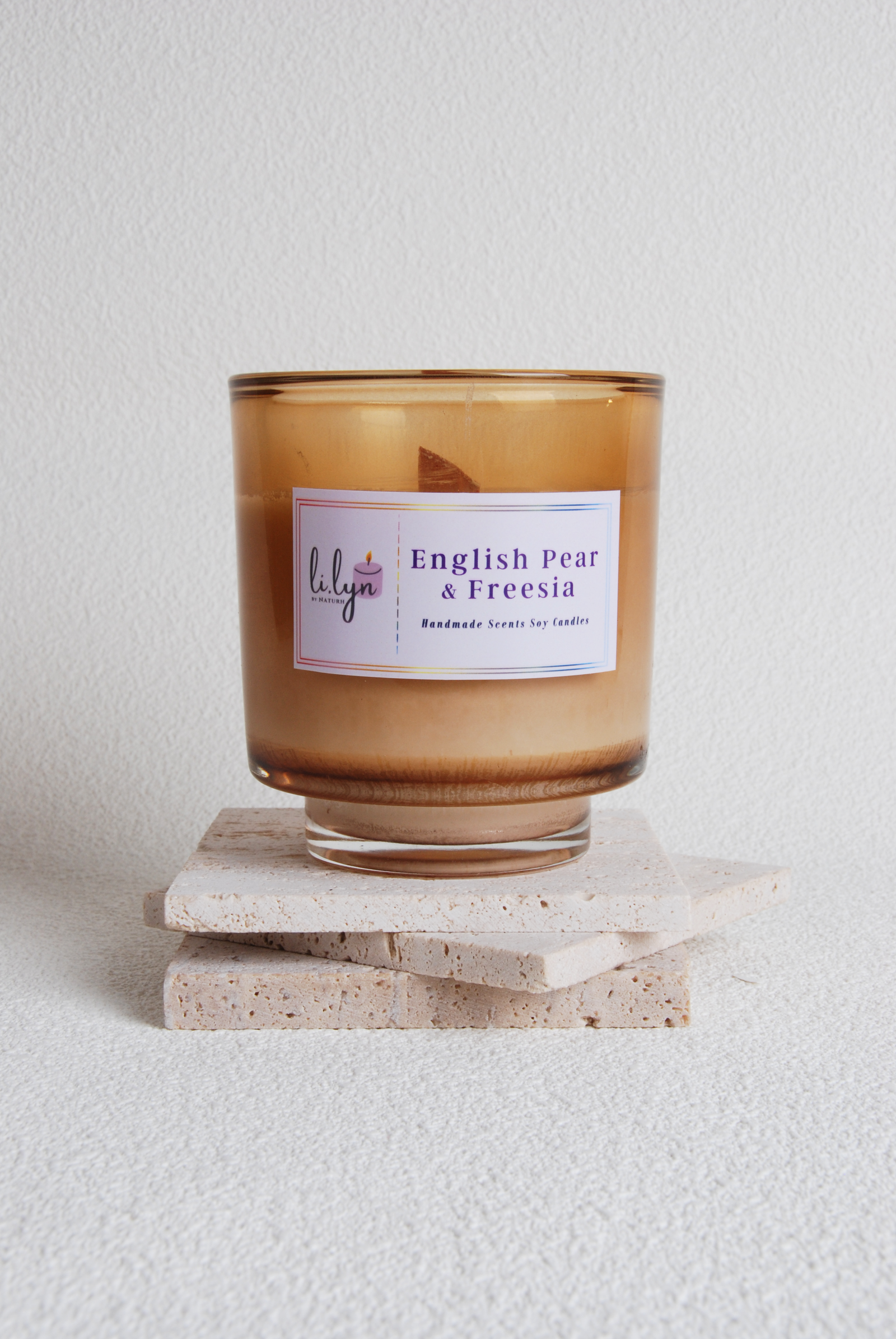 English Pear & Freesia Candle - Naturh