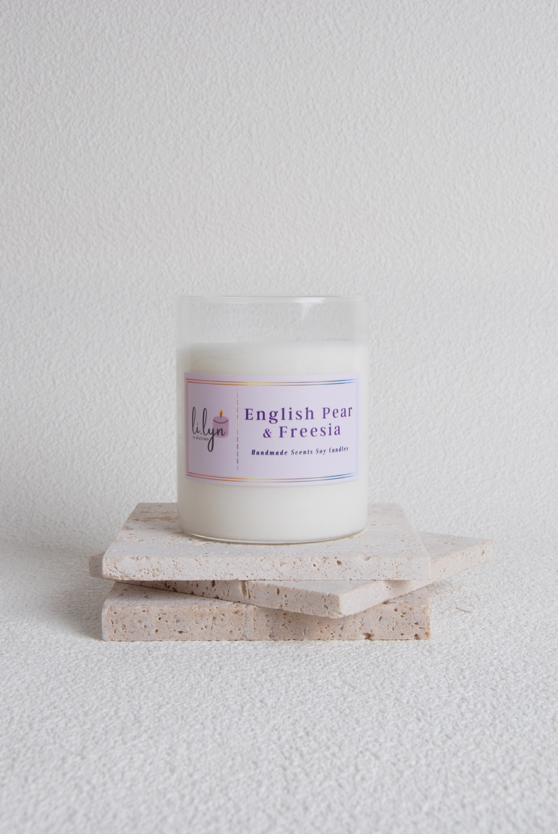 English Pear &amp; Freesia Candle - Naturh