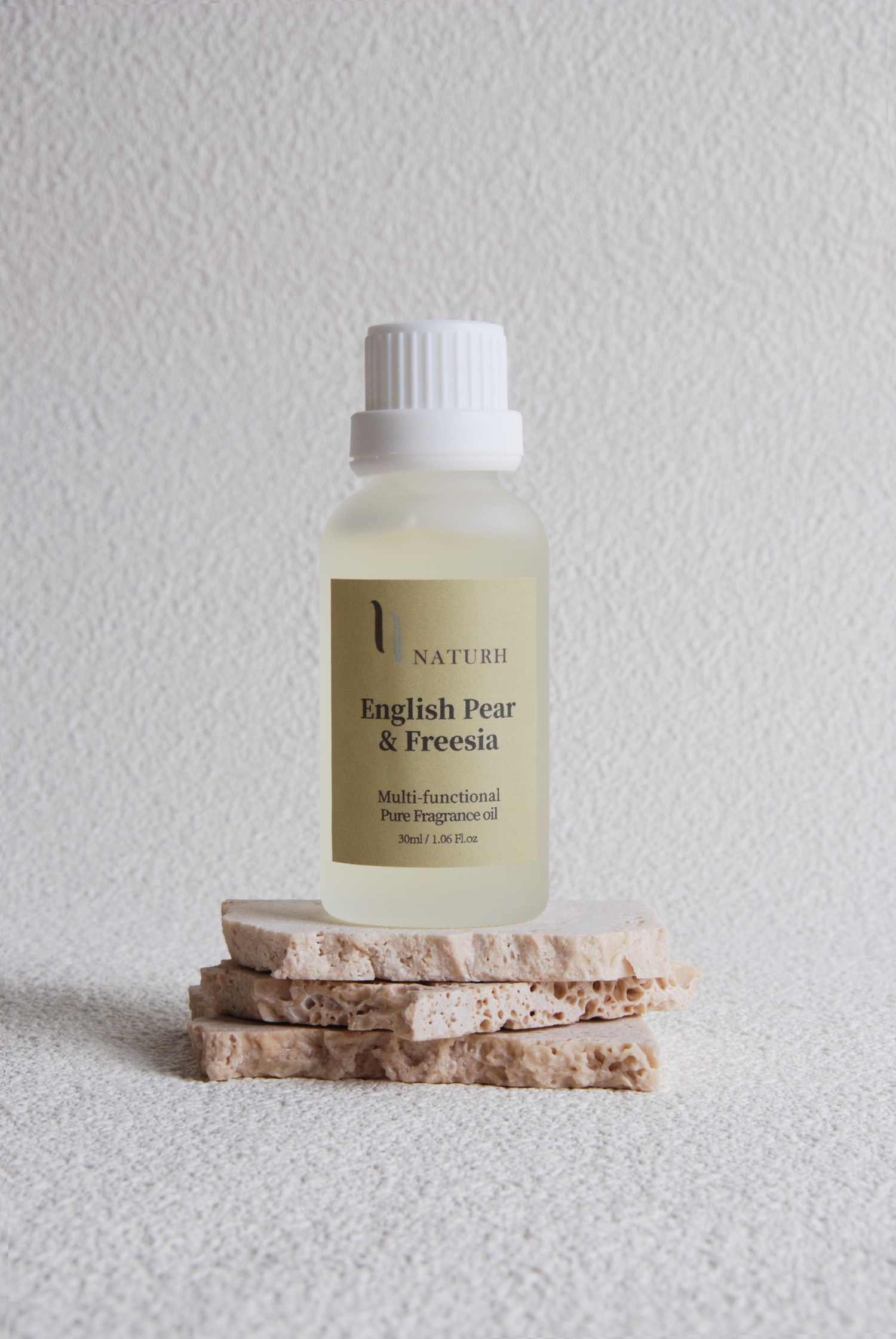 English Pear &amp; Freesia Fragrance Oil 30ml - Naturh