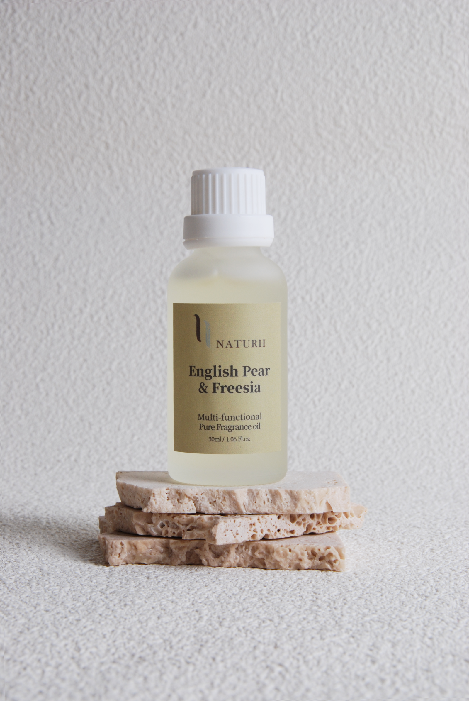 English Pear &amp; Freesia Fragrance Oil 30ml - Naturh